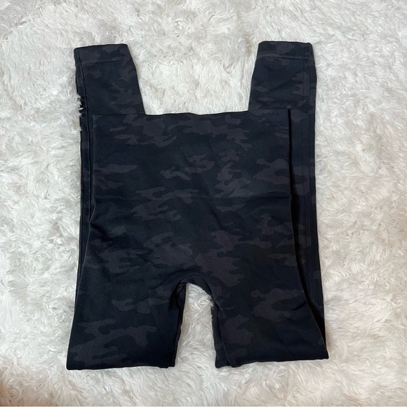 SPANX Women's Look At Me Now High Rise Tummy Control Seamless Leggings Camo S - Picture 2 of 4